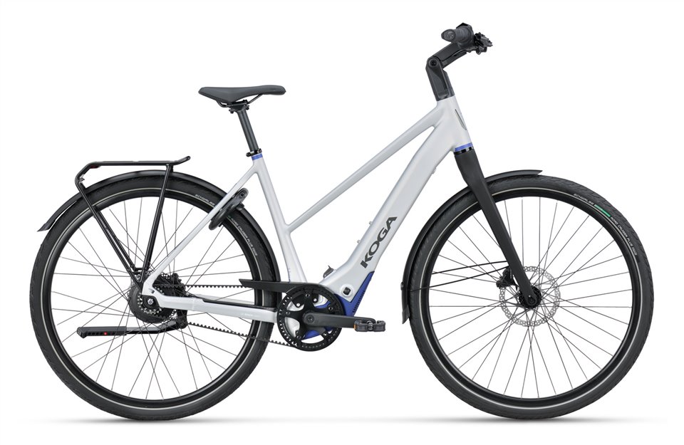 De lichtgewicht KOGA E-F3 6.0 weegt slechts 22,3 kg. Deze e-bike combineert elegantie met functionaliteit. Het frame valt op door prachtige details, zoals de geïntegreerde verlichting en kabels.